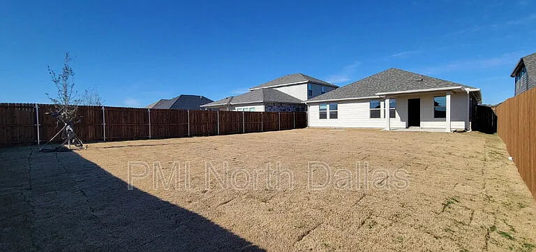 2633 Oneida Ln — Photo 8