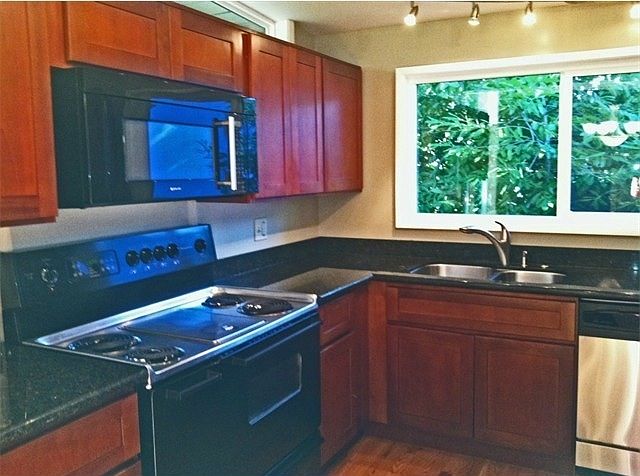 2nd image of 1007 158th Pl SE