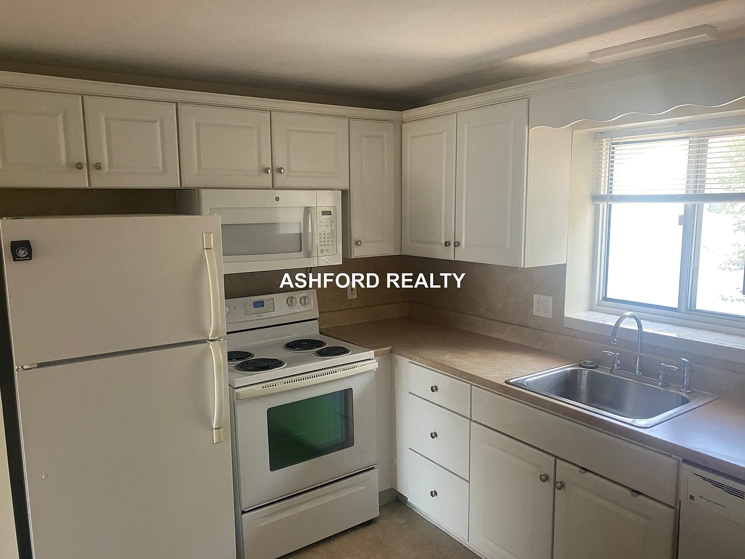 2 bed, 1.0 bath, $2,400 — Photo 1