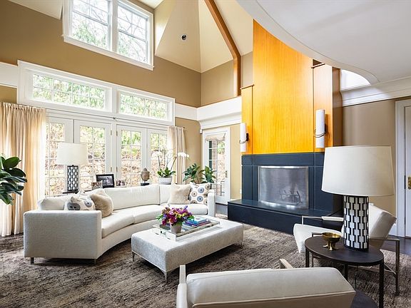 4th image of 1 Chestnut Pl