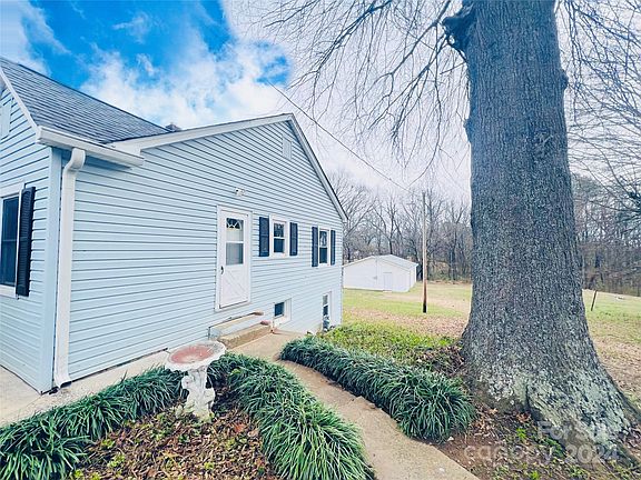 3rd image of 109 McGinnis St