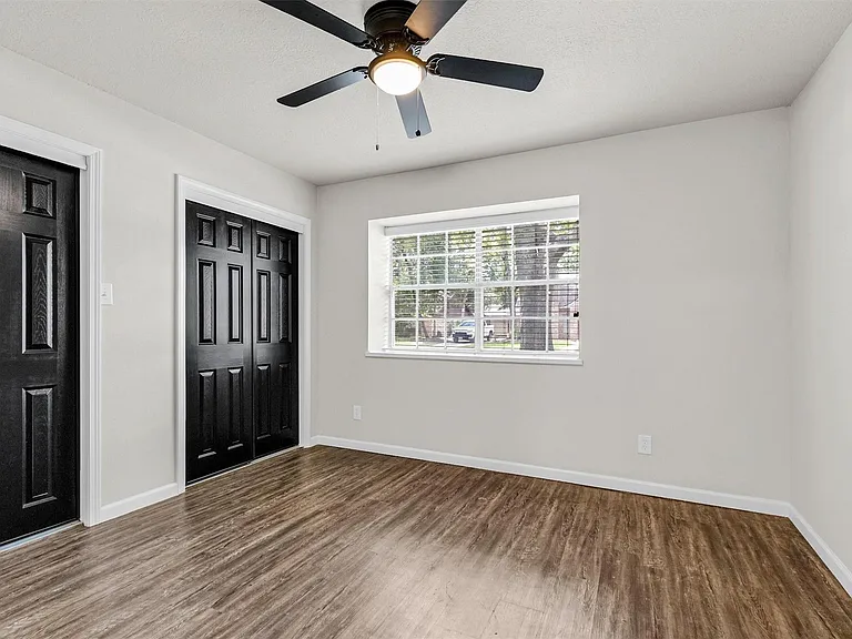 7911 Heathrow Ln — Photo 17