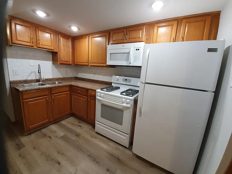 14045 Kilpatrick Ave #1N — Photo 3