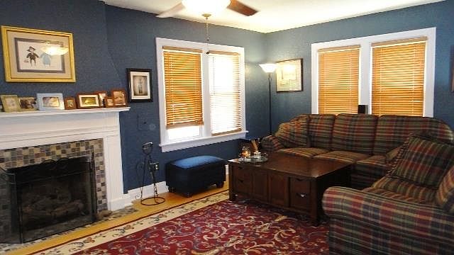 1st image of 1688 Wiltshire Blvd