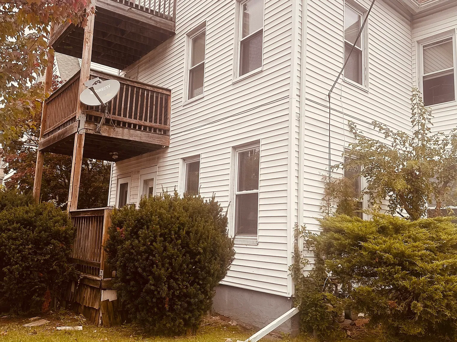 5 bed, 3.0 bath, 2859 sqft, $1,750 — Photo 1