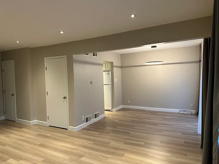 1145 S Oneida St #D — Photo 15