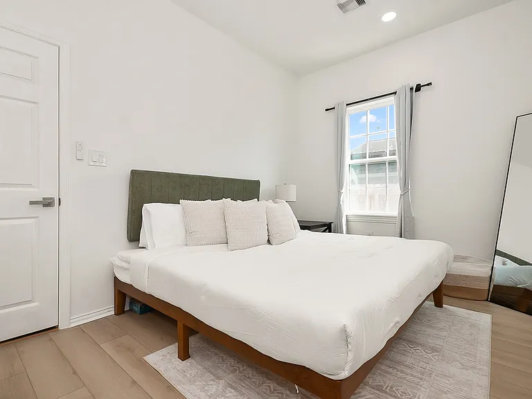 217 N Everton St — Photo 9