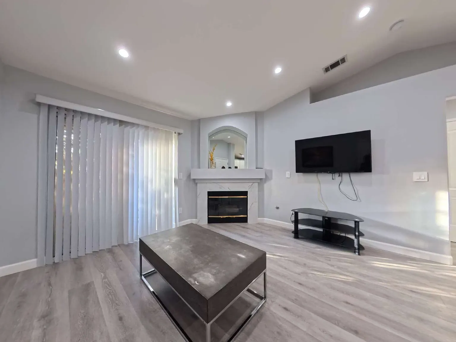1 bed, 1.0 bath, 723 sqft, $1,299 — Photo 4