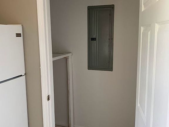5th image of 2410 Dodds Ave