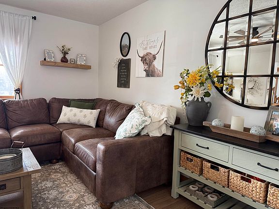 5th image of 280 Deerfield Cir