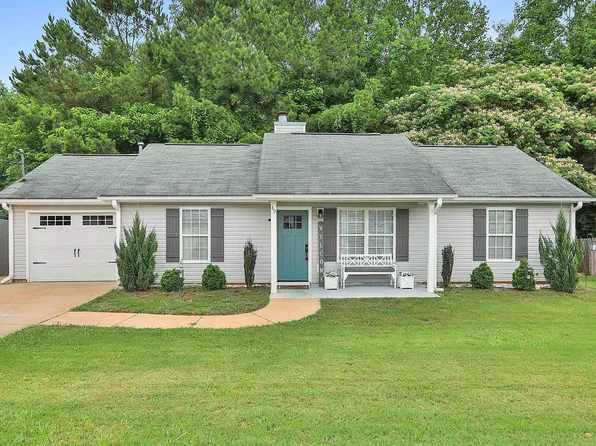 49 Canterbury Dr, Grantville, GA 30220