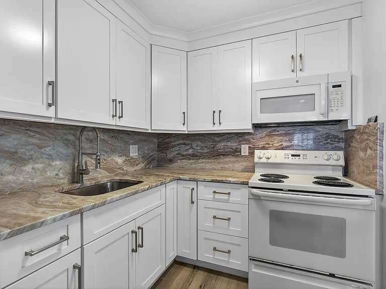 100 Shore Ct #307 — Photo 14