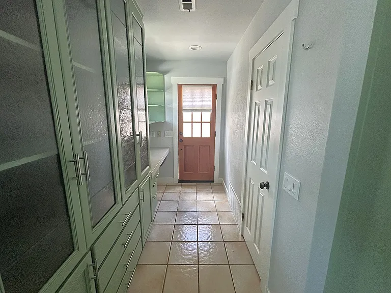 1938 Westminster Ave — Photo 12