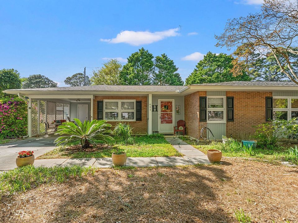 1st image of 651 Redwood Ave. #651