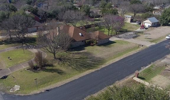 3rd image of 419 Victorian Dr