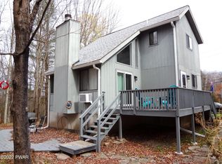 271 Parkwood Dr, Lake Ariel, PA 18436