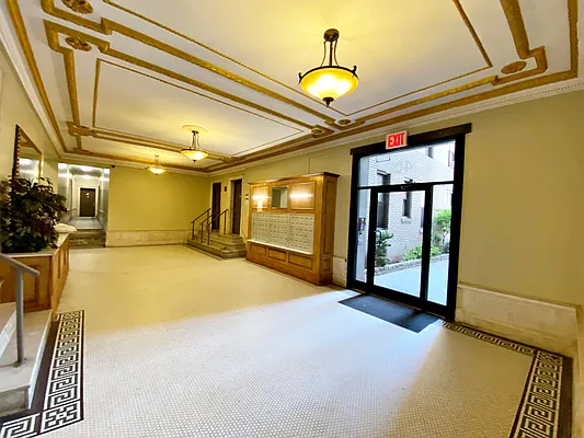 Rented by Bohemia Realty Group | media 10