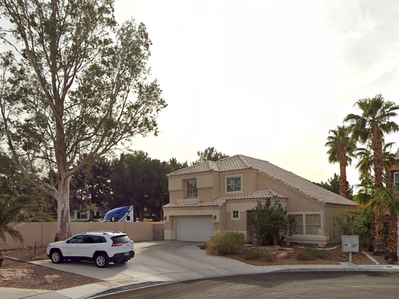 3 bed, 2.5 bath, 1797 sqft, $2,400 — Photo 1