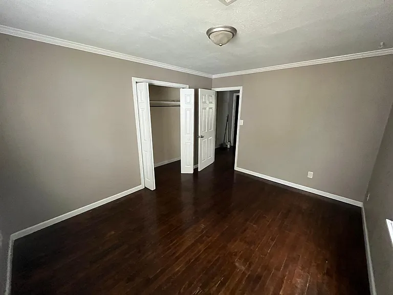 727 E Brooks St — Photo 14