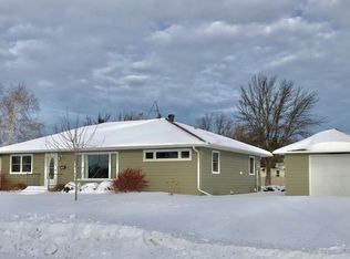 301 2nd St NE, Roseau, MN 56751