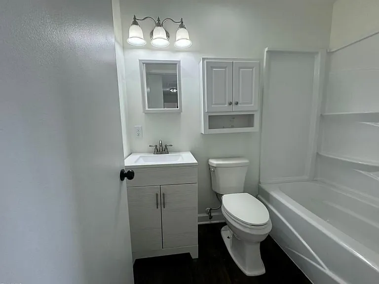 904 Elizabeth St — Photo 17