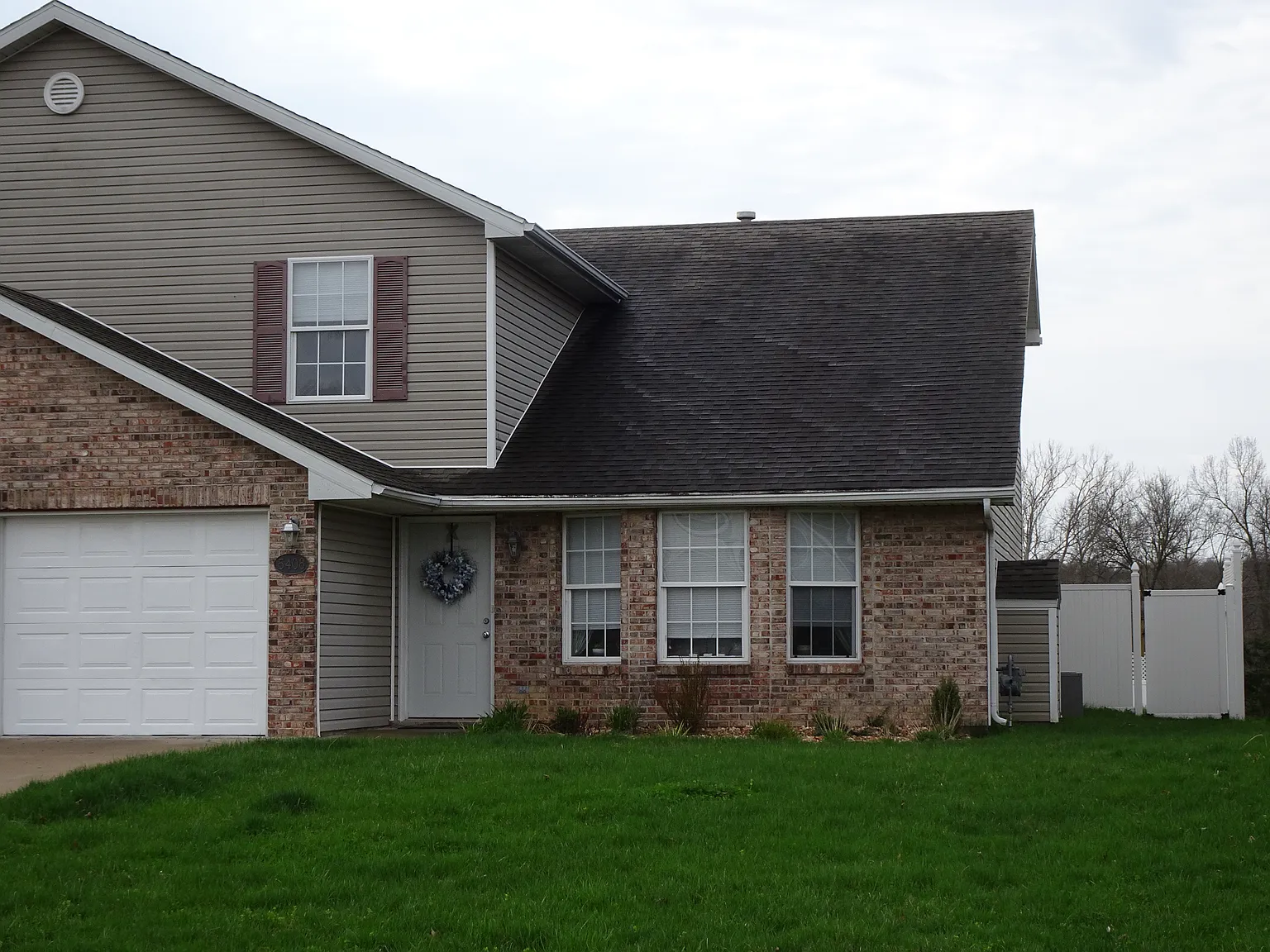 3 bed, 1360 sqft, $1,400 — Photo 1