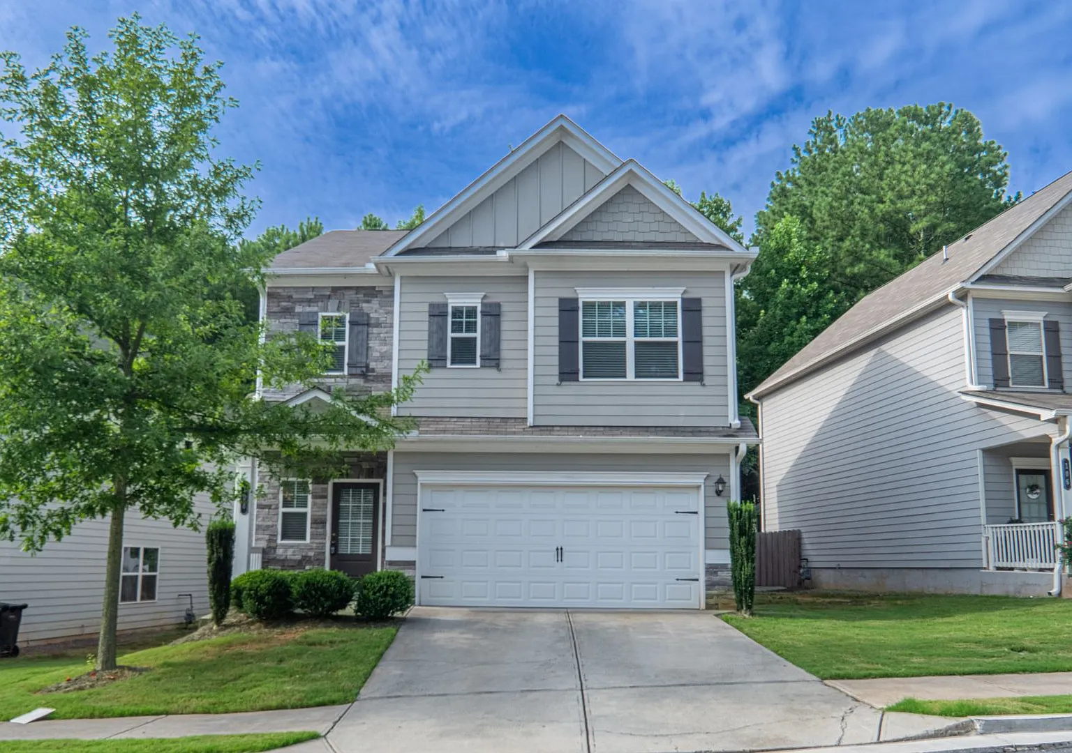 Modern 3BR Home with Spacious Loft, Covered Patio & Private Wooded Backyard — Photo 1