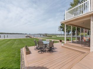 1384 Linwood Dr, Holland, MI