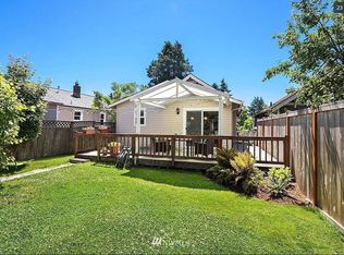 412 NW 70th St, Seattle, WA 98117