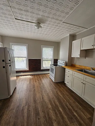 70 Cleveland St Photo 1