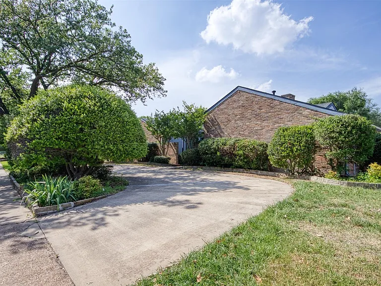 3809 Graphic Pl — Photo 17