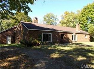 830 Broadbridge Rd, Bridgeport, CT 06610