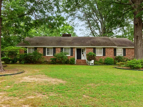 106 N Hickory St, Searcy, AR 72143