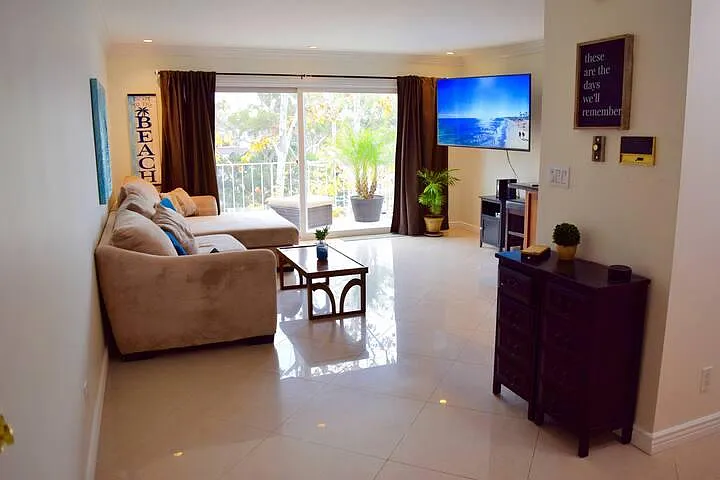 Studio, 465 sqft, $2,500 — Photo 1