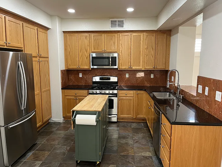 3336 Chartwell St — Photo 12