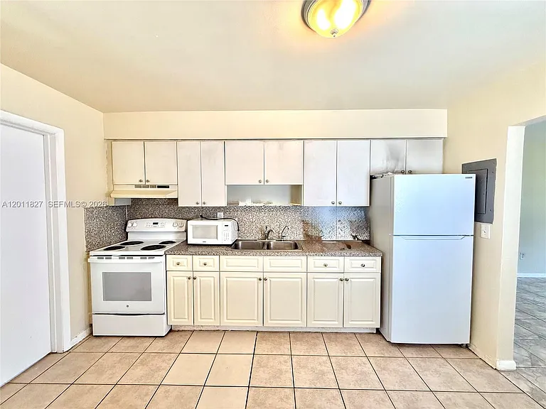 1970 NW 104th St #1970 — Photo 6