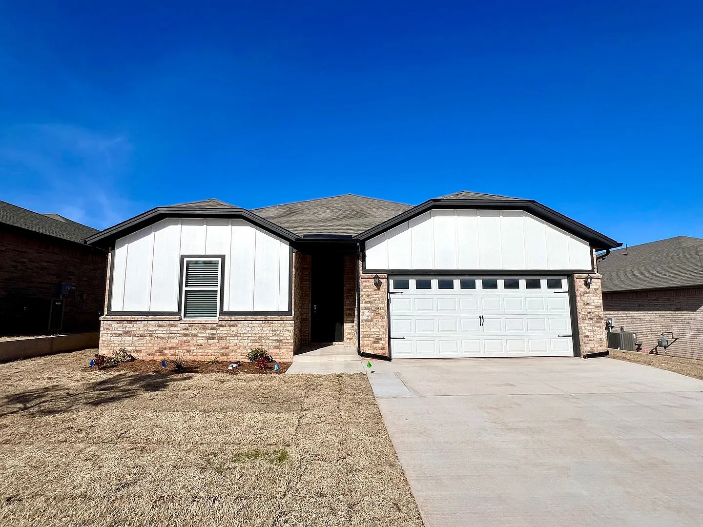 3 Bedroom 2 Bathroom 2 Car Garage Home In Oakdale School District — Photo 2