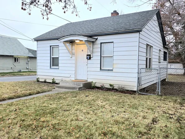 1302 W Prasch Ave, Yakima, WA 98902
