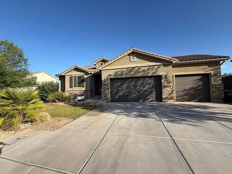 469 E Barcelona Dr — Photo 34