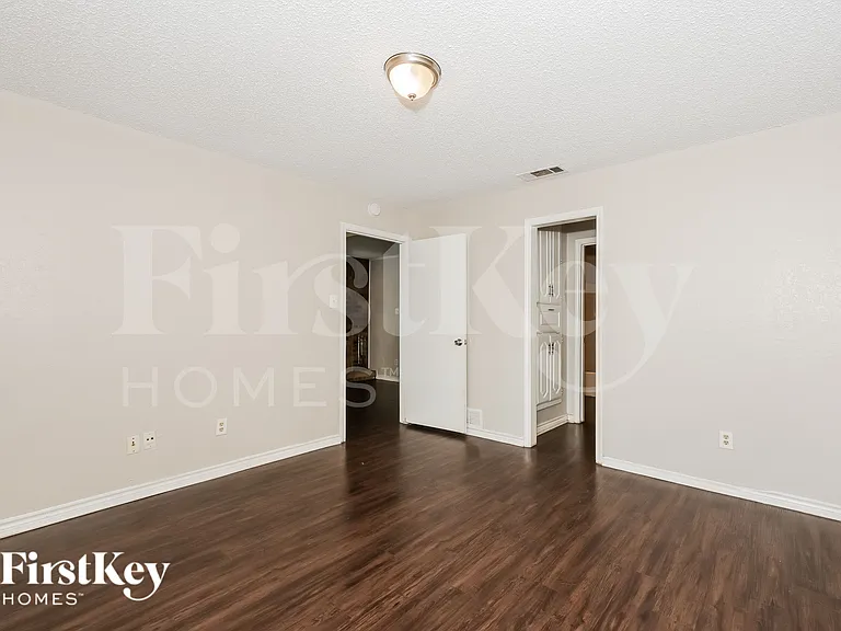 1220 Mockingbird Ln — Photo 12