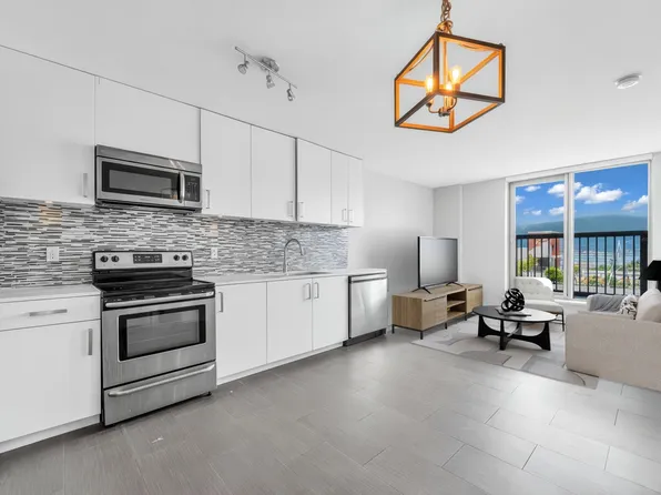 66 Cordova St W #1011, Vancouver, BC V6B 0L2