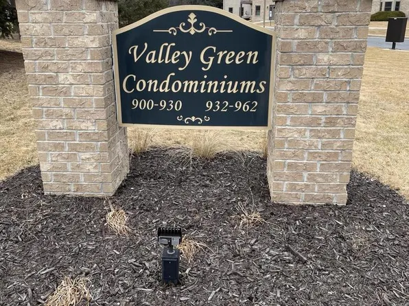 934 Oconomowoc PARKWAY #934, Oconomowoc, WI 53066