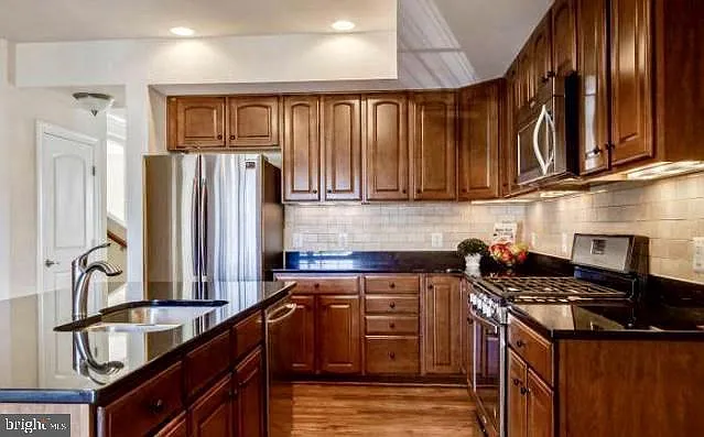 3 bed, 2.5 bath, 2164 sqft, $2,740 — Photo 4