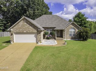 87 Lennox Village Dr, Jackson, TN 38305