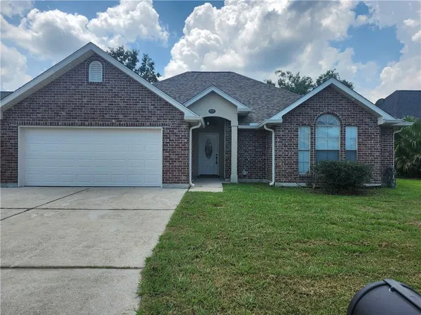 310 Madewood Dr, Destrehan, LA 70047