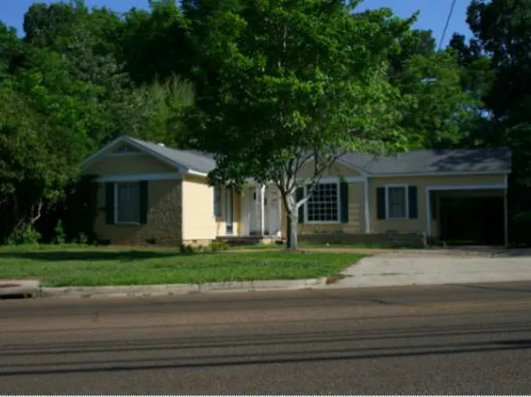 524 Whitfield St, Starkville, MS 39759