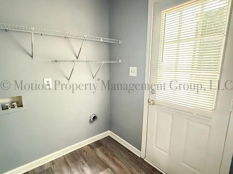 6710 Sunset Hills Blvd — Photo 17