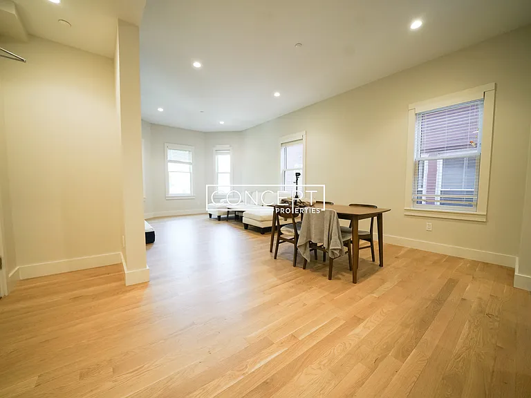 56-58 John F Kennedy St #4 — Photo 17