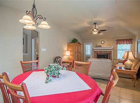 5th image of 10621 Vista Heights Blvd