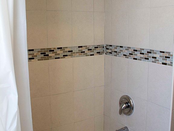 4th image of 3633 W Belmont Ave APT 1